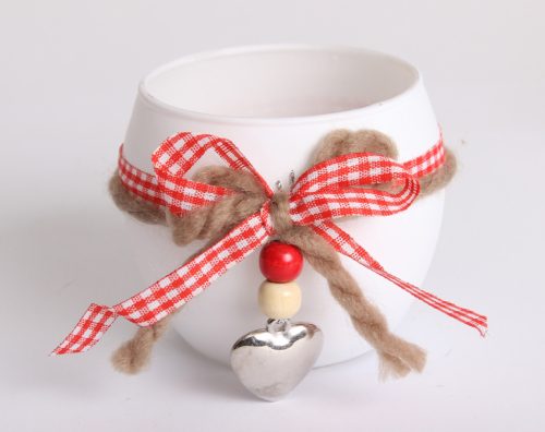 Ü.WOODEN TRAY WHITE+RED CUBE HEART 8