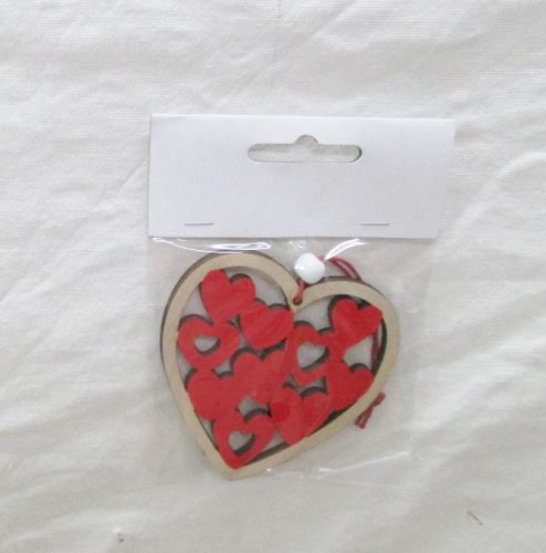 WOODEN HEART FULL OF HEARTS RED8*8