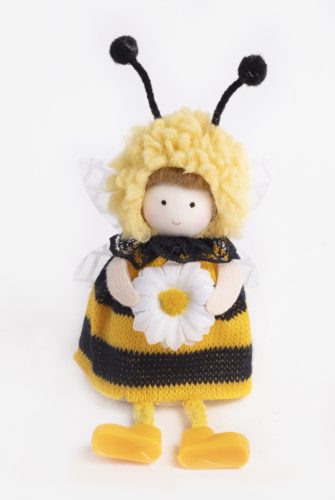BEE GIRL LL+WHITE FLOWER17