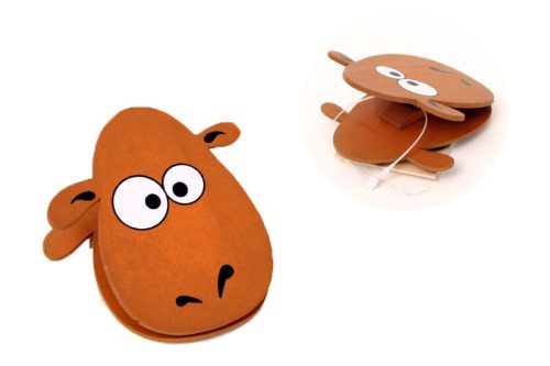 WOODEN MEMO HOLDER CAMEL