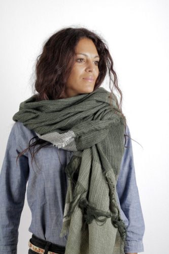 Cecilia Gallerani scarf - 200x98 cm - green, with tassels